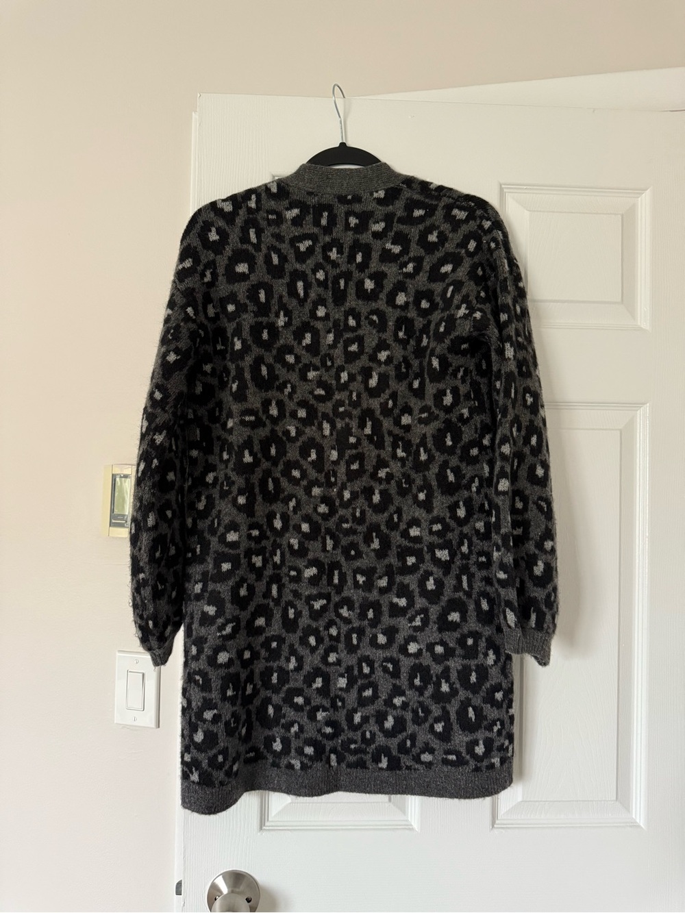 Abercrombie & Fitch Charcoal Leopard Open-Front Cardigan - Picture 4 of 4